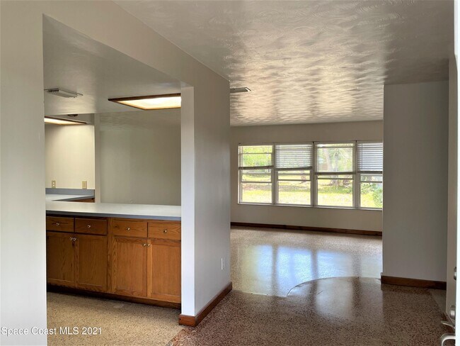 Photo - 296 Woodland Dr