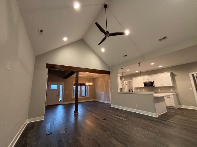 Photo - Stunning 4-Bedroom Home in Piney Flats with Mountain Views