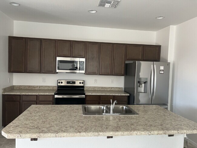 Photo - 4 BEDROOM RENTAL WITH 3 CAR GARAGE IN LOS PORTALES CASA GRANDE ARIZONA