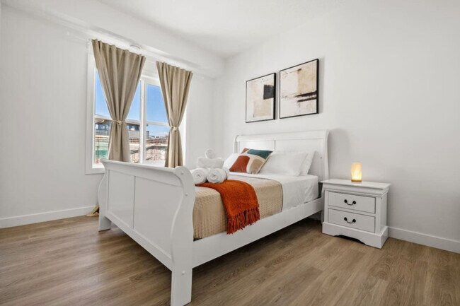 Photo - 2117-2181 81 St S W Unit ID1314525P