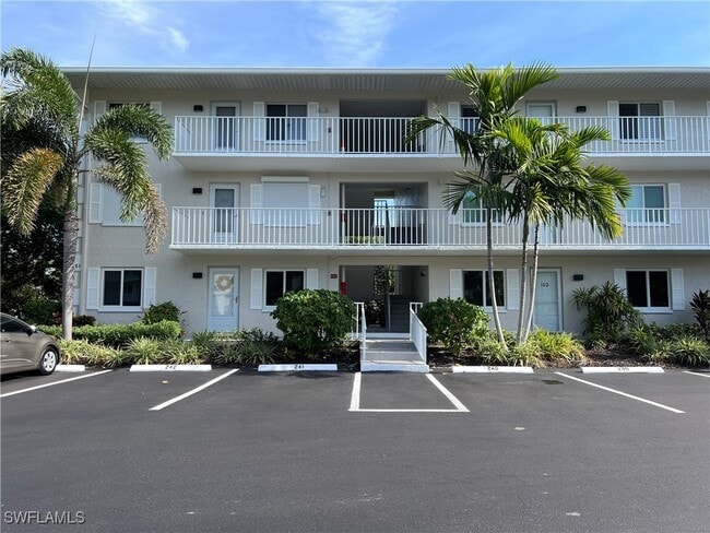 Photo - 3051 Sandpiper Bay Cir Unit I102