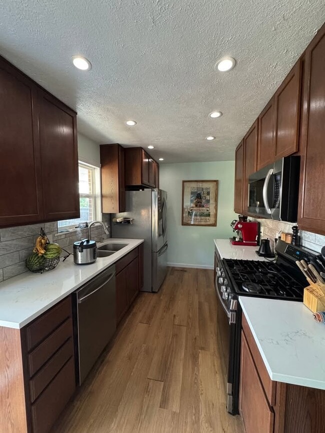 Photo - 1460 Marigold Dr