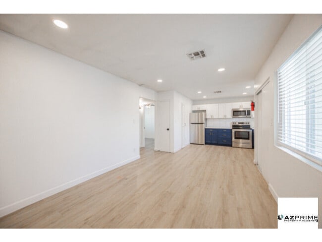 Photo - FREE FIRST MONTH'S RENT MOVE-IN SPECIAL! Charming 2/1 Phoenix Condo!