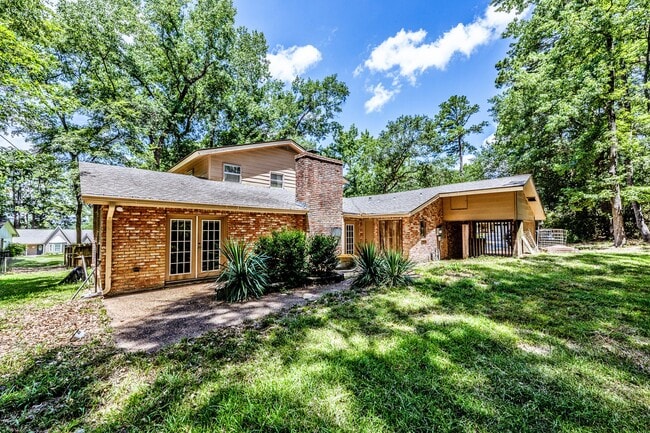Photo - 401 Woodmont Dr
