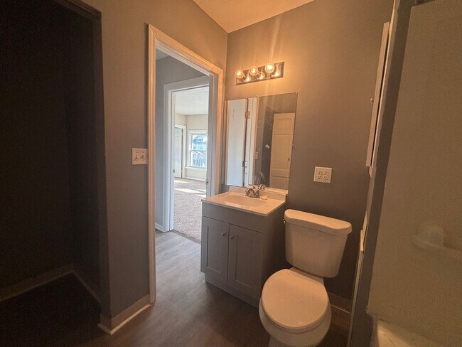 Photo - 13817 Bartlett Ave