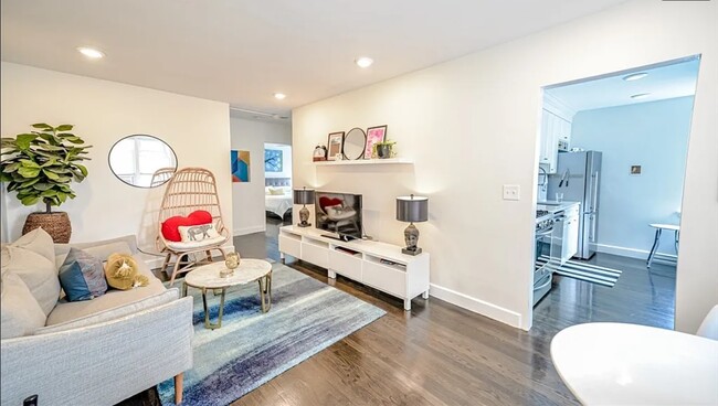 Building Photo - 777 7th St NW Unit 906 Rental