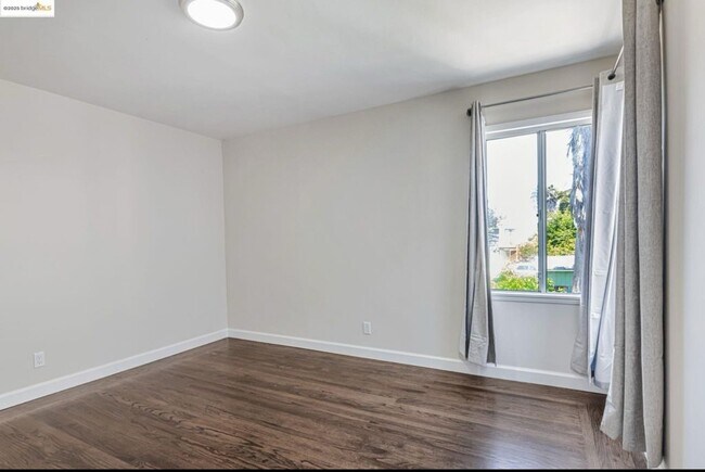 Photo - 2946 Bona St Unit 2950 bona