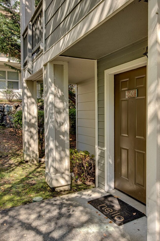Photo - 3 Bed/ 2.75 Bath Townhome in Lynwood