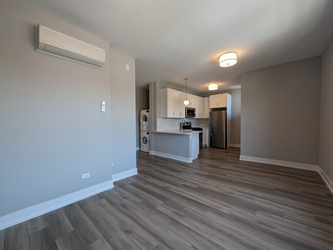 Photo - 3939 N Janssen Ave Unit 2