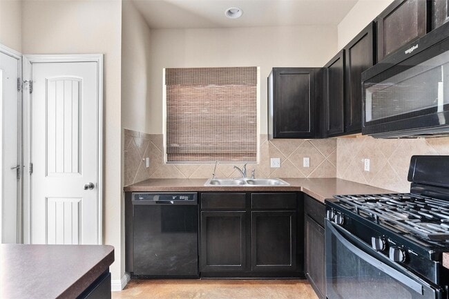 4606 Graceful Ln