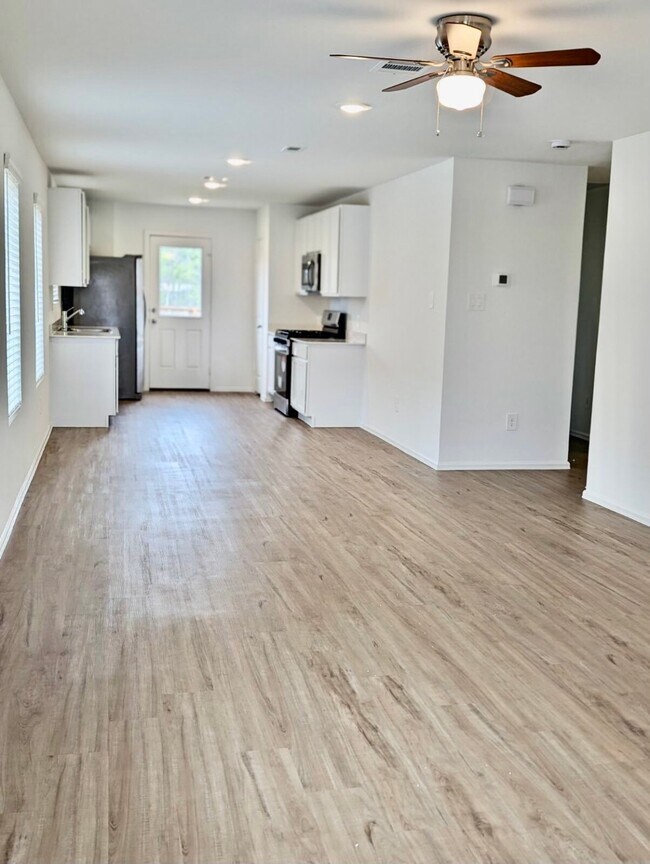 Photo - 533 Brook Terrance Ln