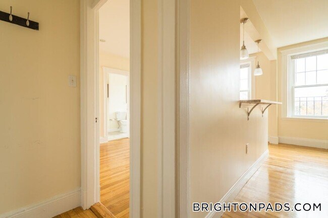 288 Chestnut Hill Ave Unit 14