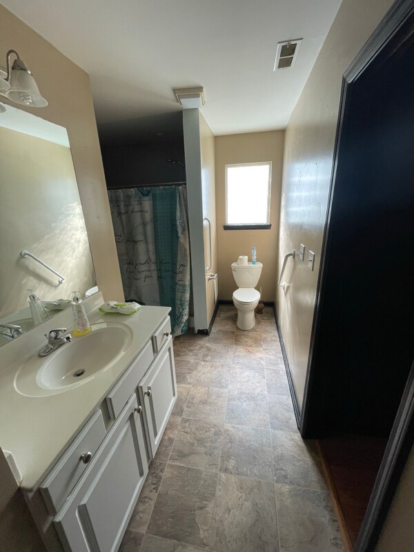 Photo - 601 Colonial Ct