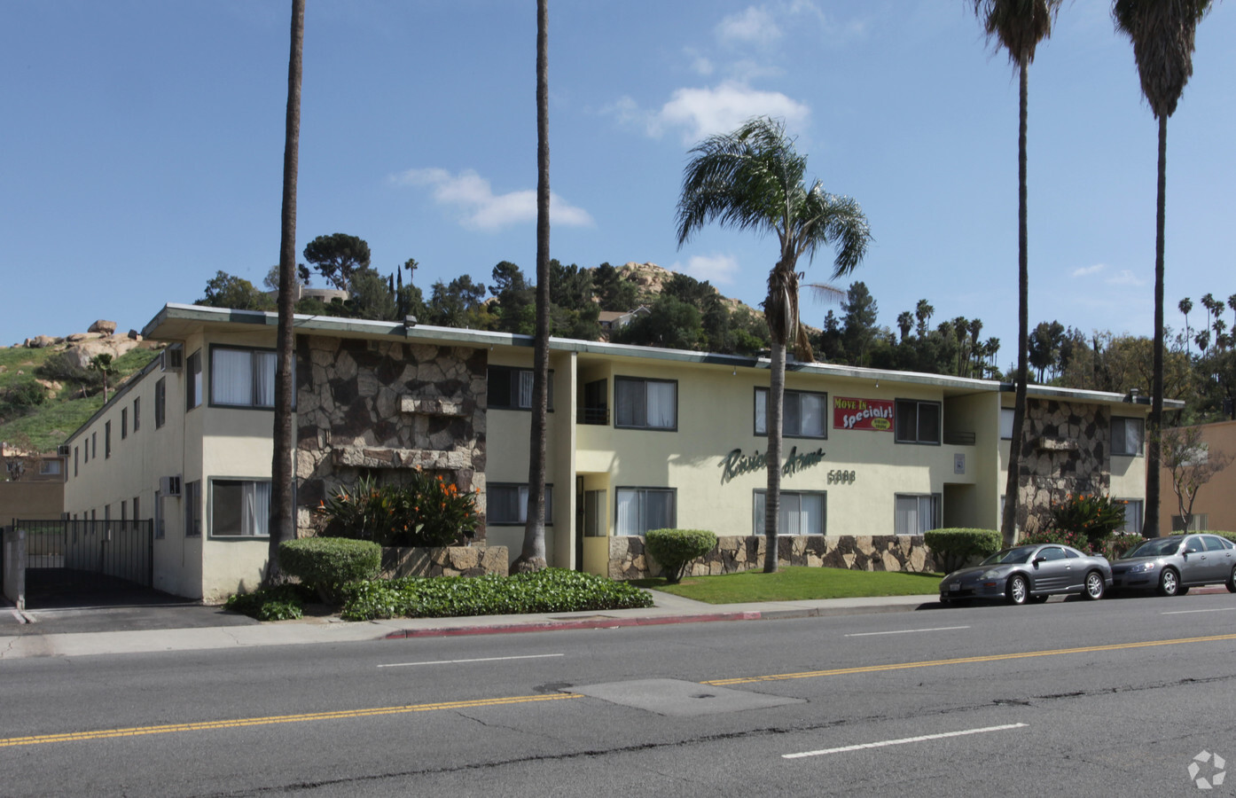 Riveria Arms Apartments - Riveria Arms Apartments