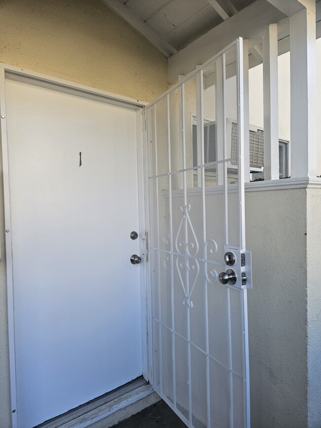 Photo - 10737 Bloomfield St