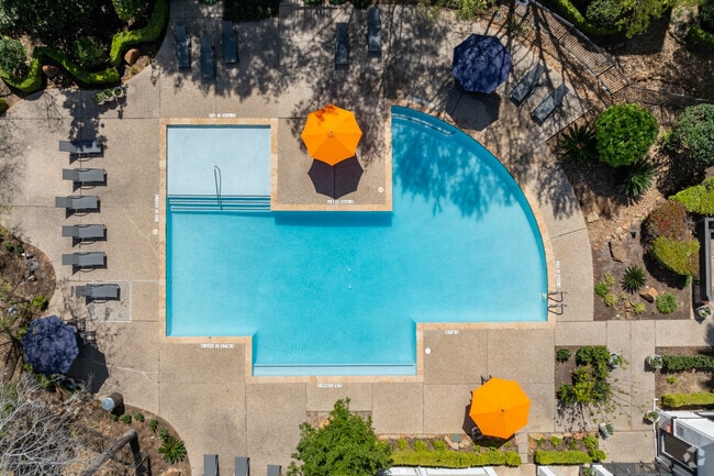 Building Photo - Stone Creek at Old Farm Apartments
