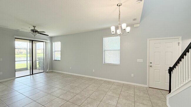 Photo - 2449 Seven Oaks Dr
