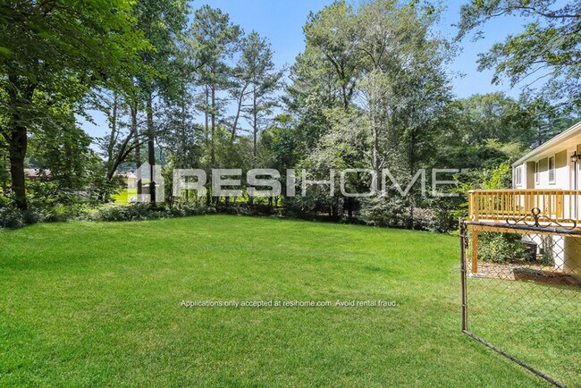 Photo - 1763 Stag Dr Nw