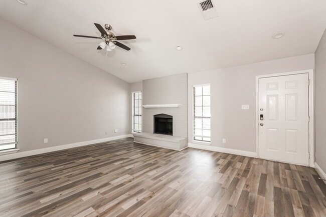 Photo - 2303 Villanova St