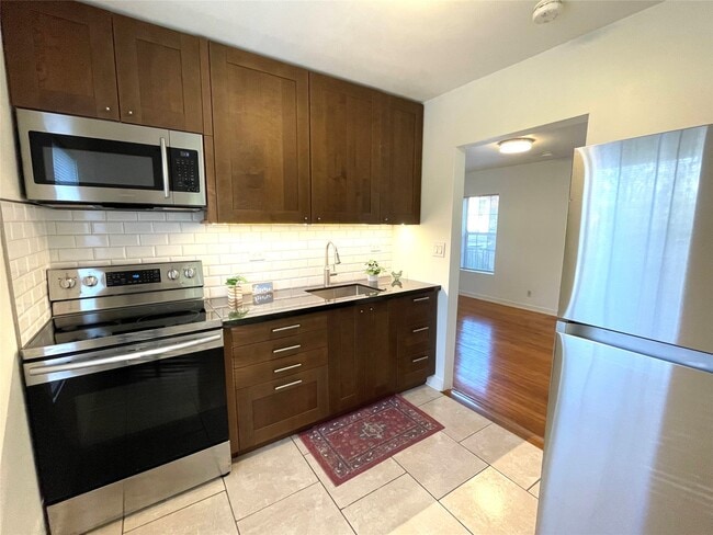 Building Photo - 4334 Jefferson St Unit 1/2