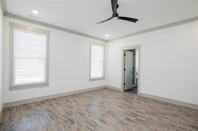 Photo - 108 White Oak St