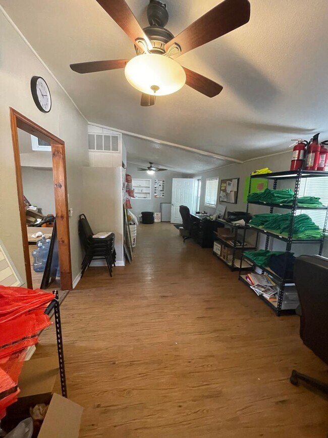 Photo - 1910 FM2673 Unit SHOP