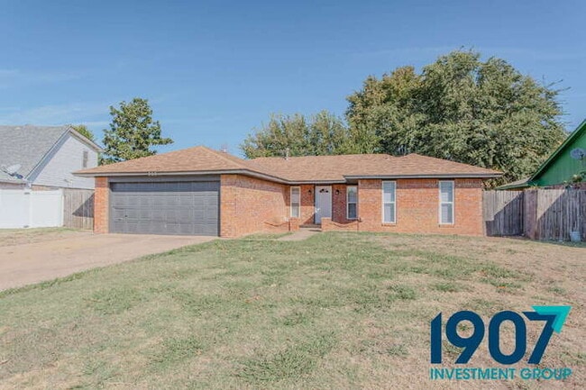 Photo - SPECIAL OFFER! Move In Now & Get 50% Off Your First & Second Month's Rent! 
Beautifully Updated 3...