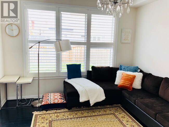 Photo - 945 Farmstead Dr