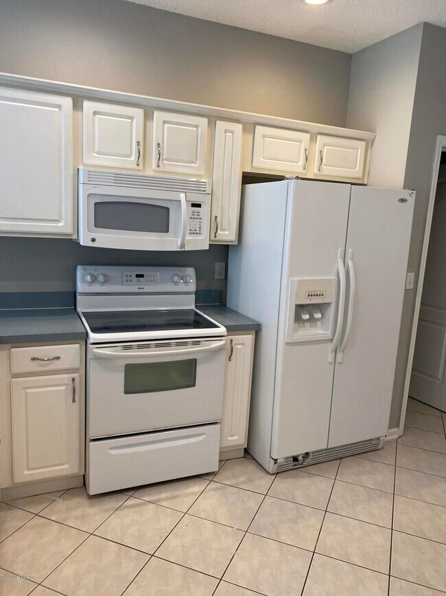 12314 Mangrove Forest Ct Condo Condo for Rent in Jacksonville, FL