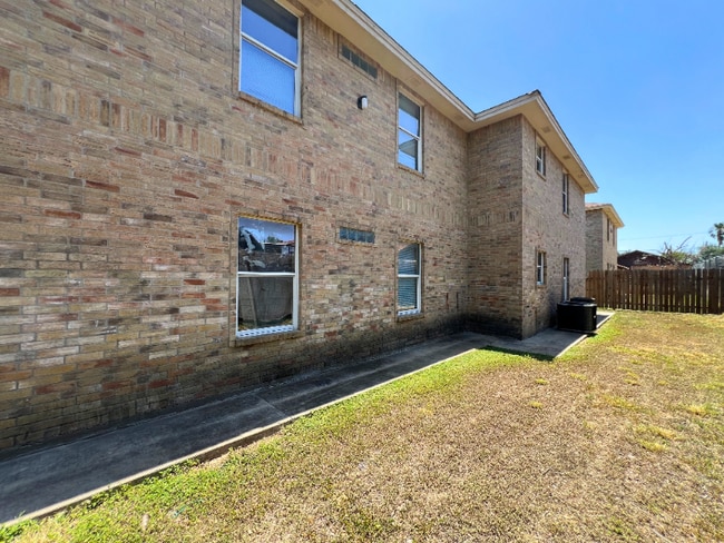 Photo - 3008 E Stewart St