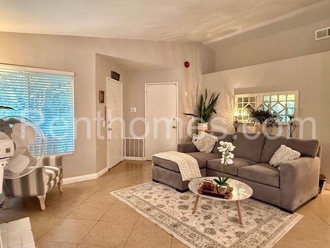 2175 Johnston Rd