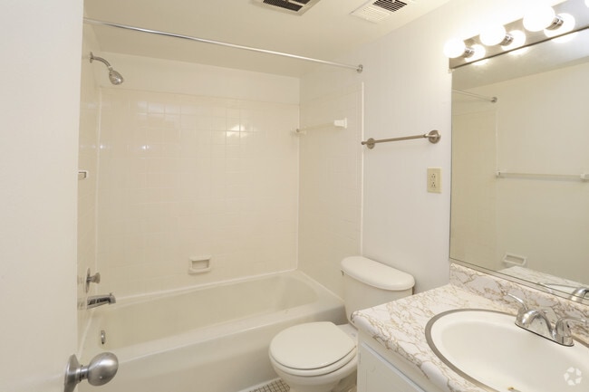The Gateway - Bathroom - Cedar Ridge Apartments