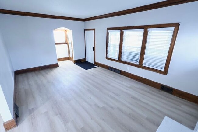 Photo - 295 Noble Ave