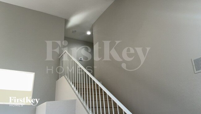Photo - 277 Fairbrook Dr