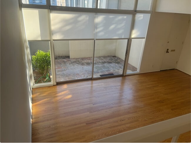 Sala de estar - 4452 W Kling St