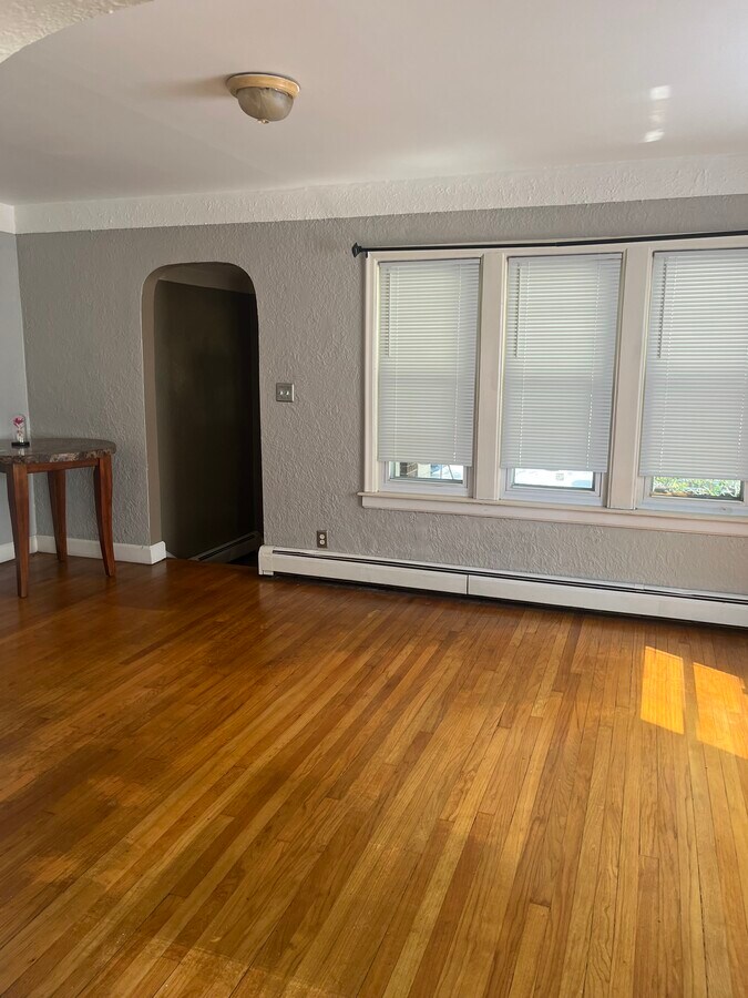 come in! - 443 Elm St Unit 443 Elm St