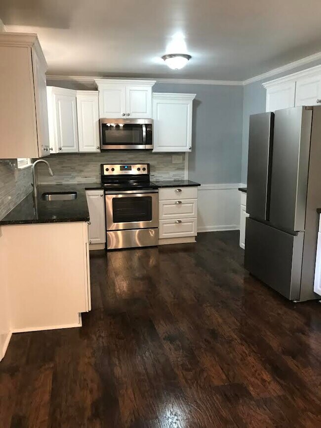 Photo - 1707 Woodside Dr