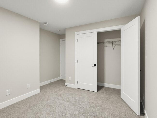 Photo - 2618-26128 28 Ave SW