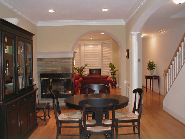 Photo - 36 R St NW