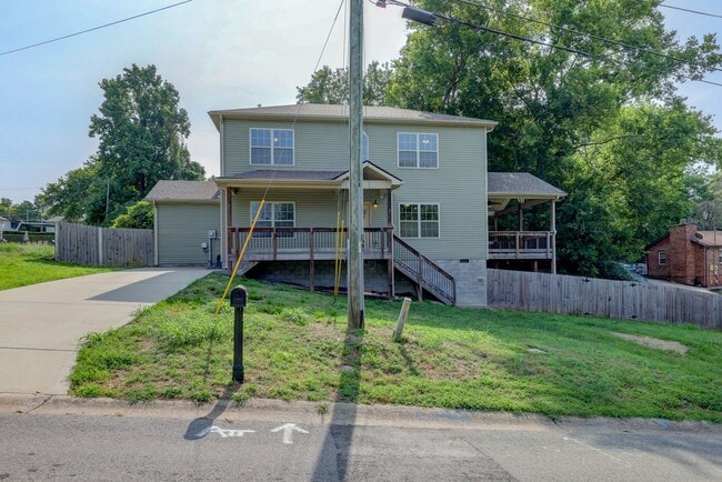 Photo - 163 Plum St