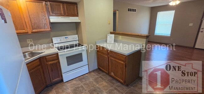 Photo - 3 Bedroom 2 Bathroom Duplex with 1 car garage in KCMO