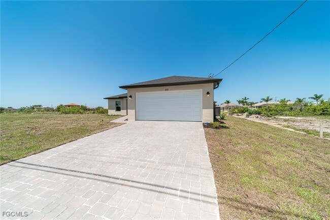 Building Photo - 2122 NW 9th Ave