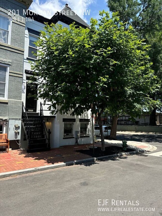 Photo - 201 Morgan St NW