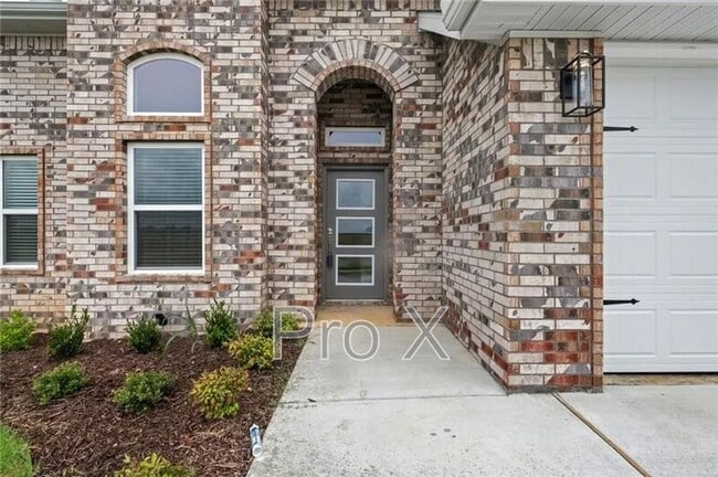 Photo - 1804 Charles St