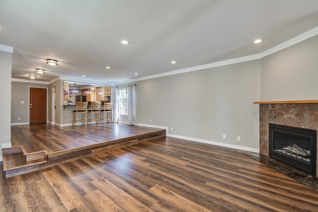 Photo - 695 Washington Blvd