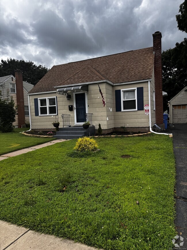 Building Photo - 71 Linnmore Dr Rental