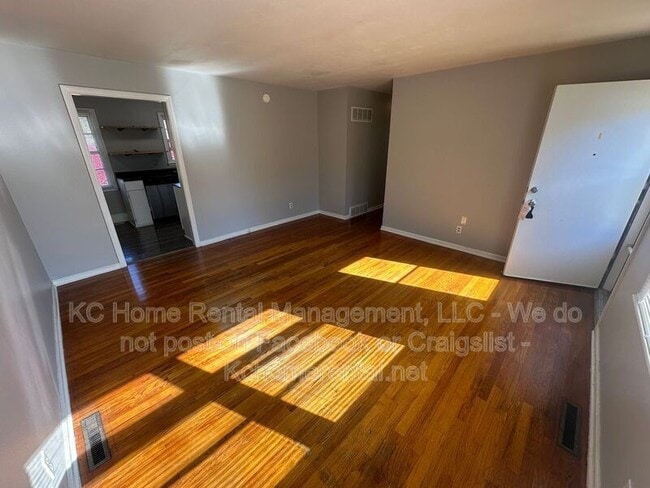 Photo - 5216 NE 44th St