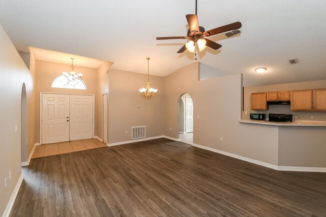 Photo - 3236 Carlotta Road
