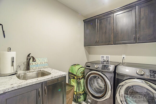 Photo - 325 N Red Stone Rd