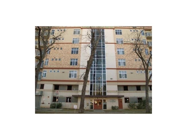 Building Photo - 711 W 26th St Unit 500